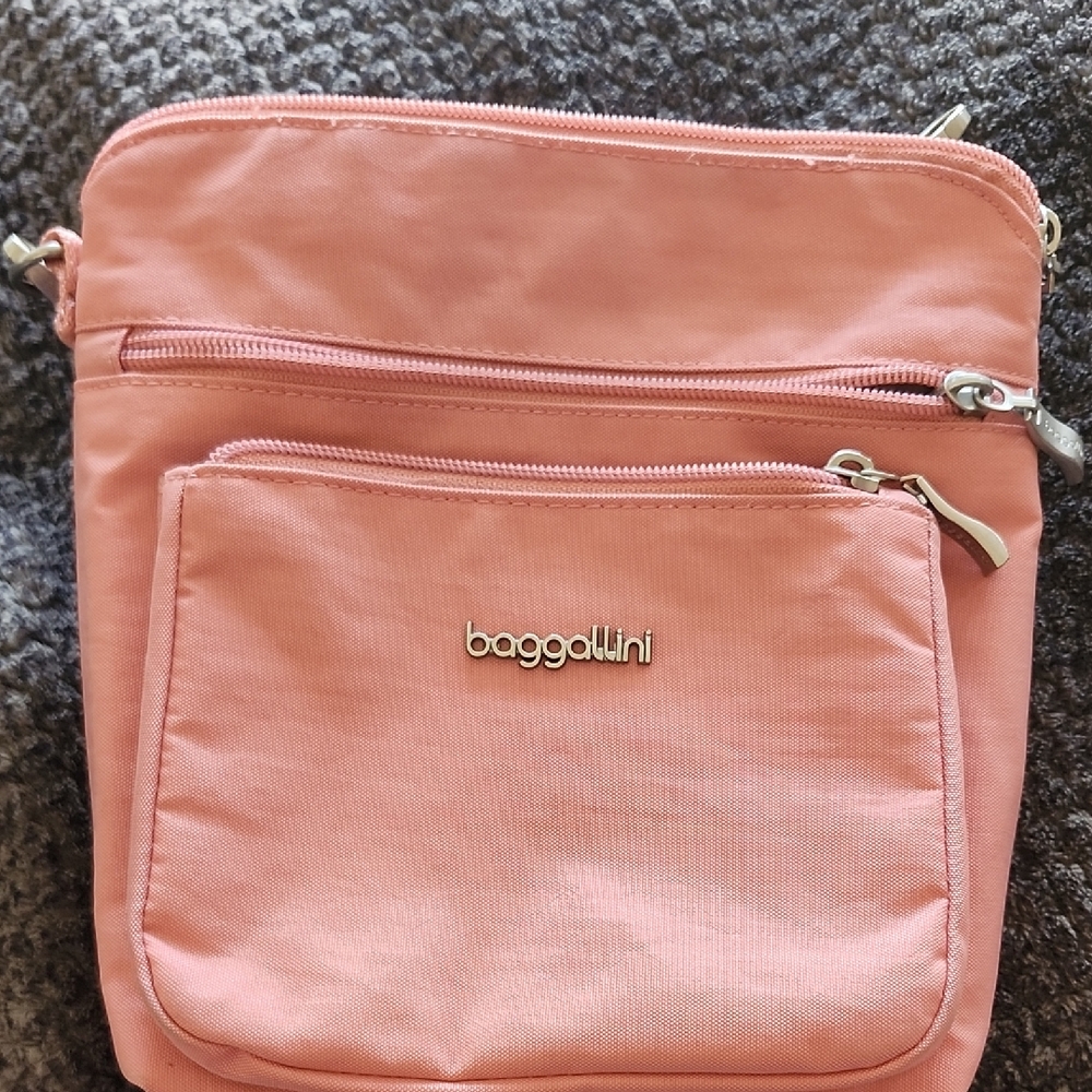Baggallini Blush Crossbody Bag
